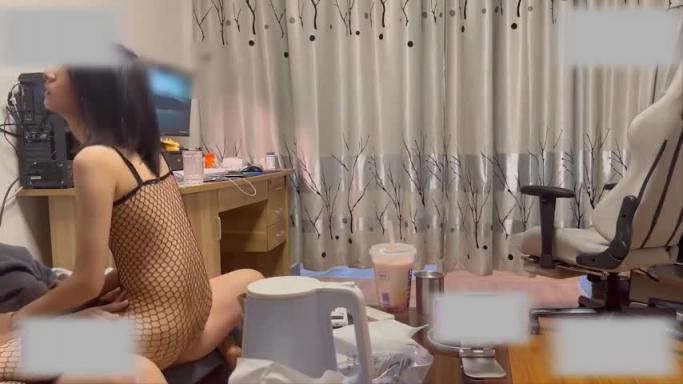 爆操渔网袜女友 预览截图 11