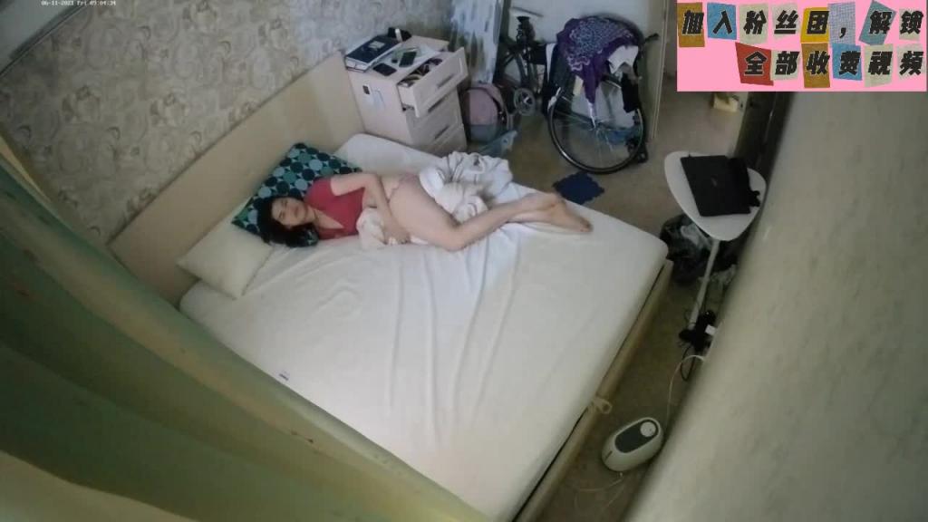 【家庭摄像头】偷窥美女模特自慰 预览截图 12