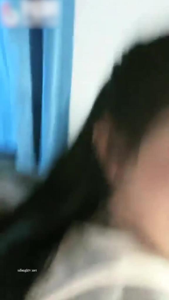 【极品女学生】广州大二女学生开学第一天宿舍下铺不拉帘子就给金主大哥看逼这粉奶头和馒头逼极品啊巨乳女学生反差 预览截图 7
