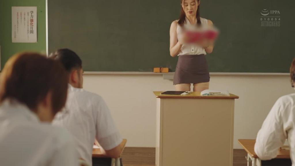被发现了小帐，穿着迷你裙上课的女教师 夏目彩春 ADN-662 预览截图 7