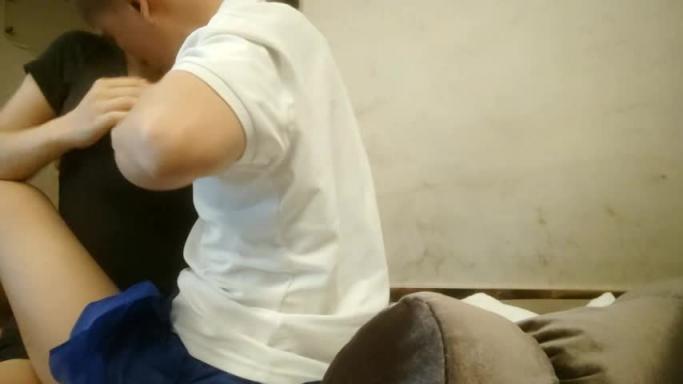 【福利】会所第一漂亮女技师太可惜了，居然被中年大叔给上了 预览截图 5