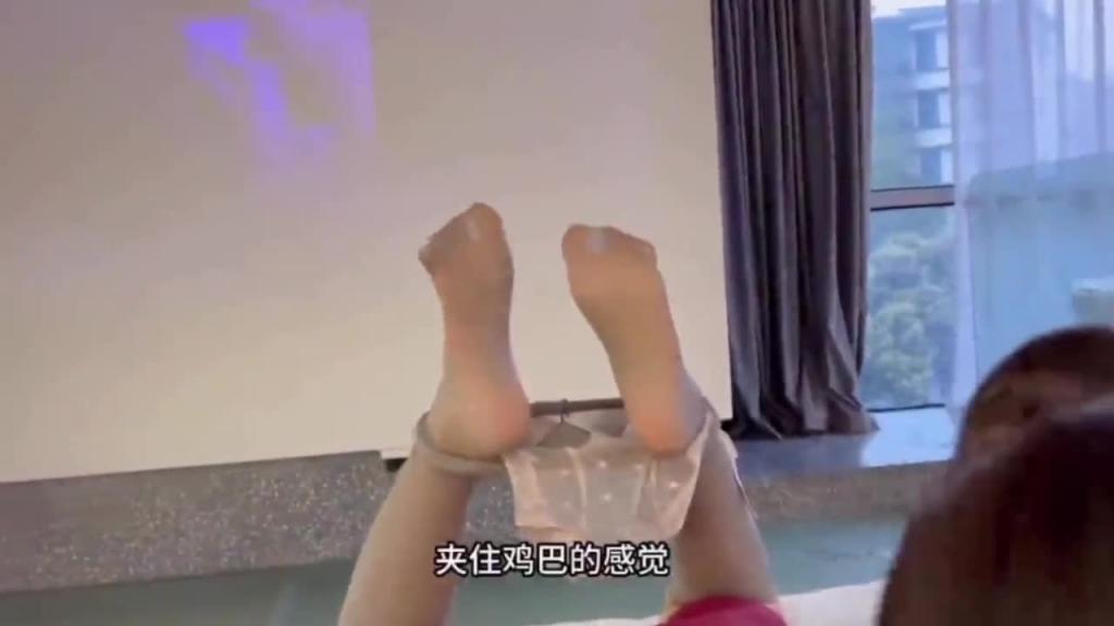 成都蓉城白虎空姐-高挑南航乘务长屌凯小鸡金主高潮抽插 预览截图 10