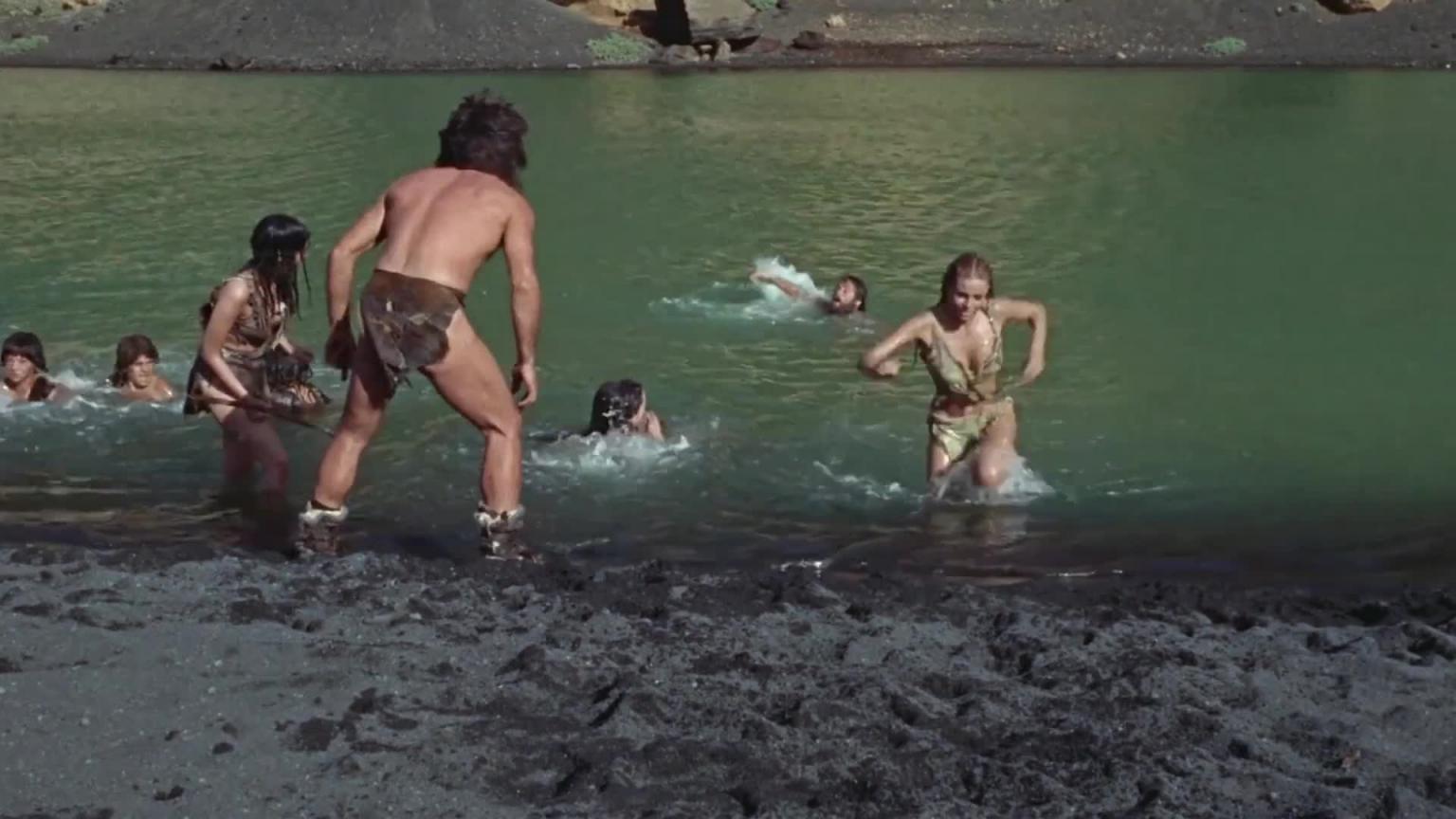 真实的「夏娃」金发碧眼?和异族亚当私奔!⋯⋯|1966年英国奇幻冒险片《洪荒浩劫》 预览截图 10