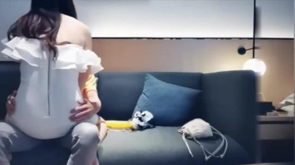 约了一个混血车模,比明星还漂亮。大奶子大长腿 预览截图 2