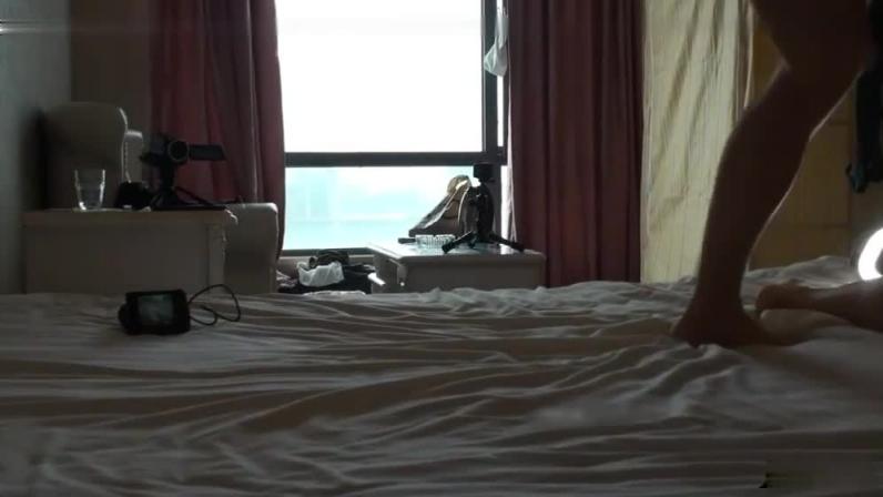170长腿美女模特 被三人强行迷晕强奸 预览截图 7