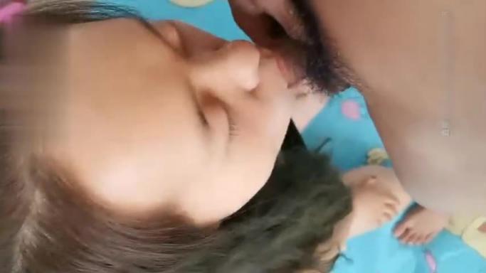 真实乱伦同父异母兄妹无套啪啪爆操_每天都干妹妹小穴① 预览截图 10