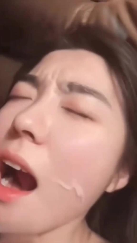 土豪调教传媒播音系超高颜值校花深喉口交啪啪喝尿泄密流出 预览截图 10