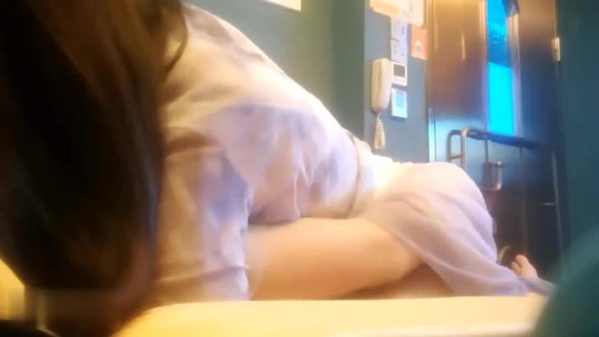 【高质量技师】会所170CM极品女技师骑在身上按摩胸推伸进内裤一顿模穴翘起屁股脱内裤(1) 预览截图 10