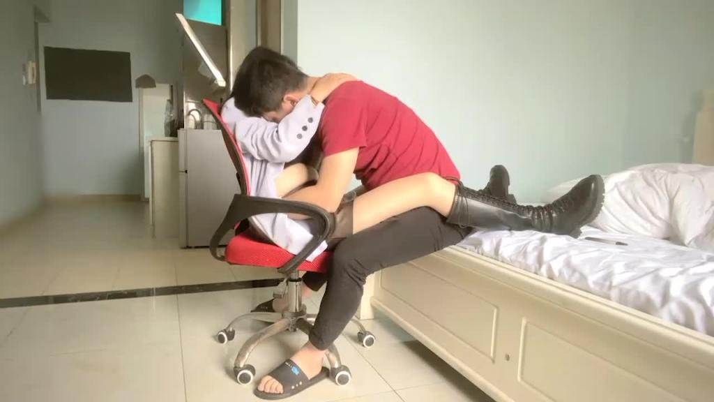 第一次偷情的大奶人妻,舌吻调情,无套内射销魂娇喘 预览截图 10
