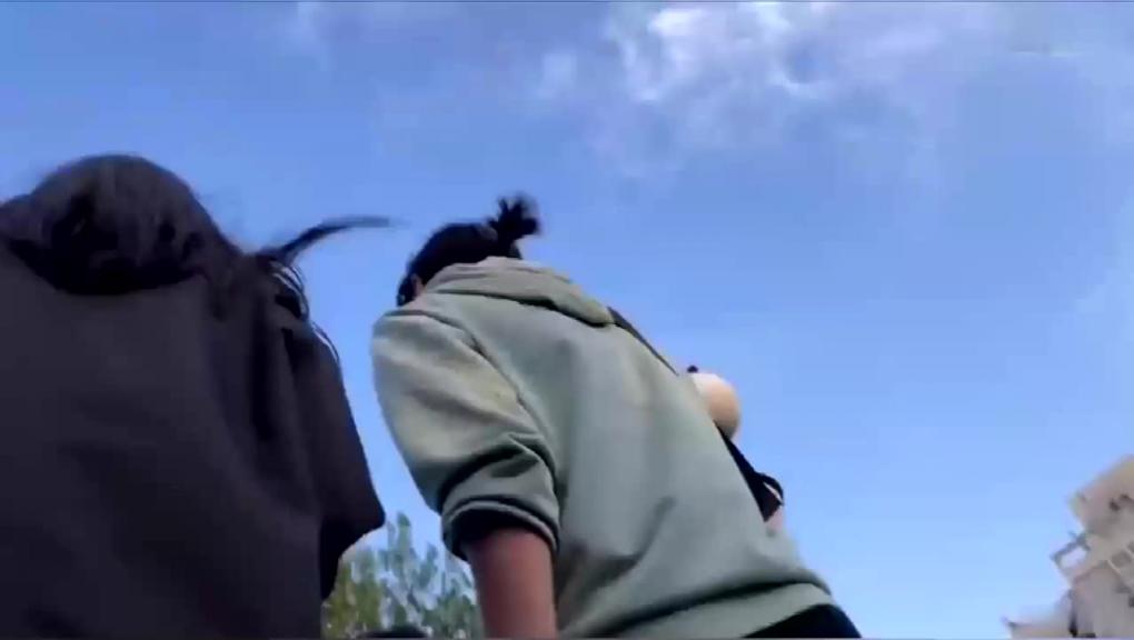 稀缺资源,真实校园抄底颖裙底,大神潜入苏州某大学抄底众多粉嫩萌妹!学生也爱穿丁丁 预览截图 8