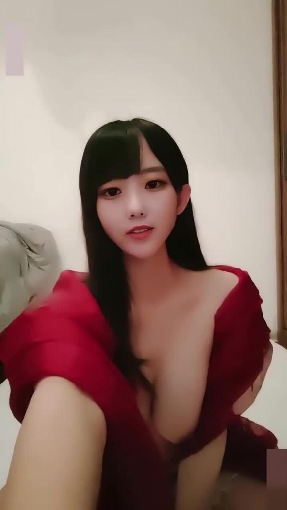高颜值巨乳反差妹 预览截图 2