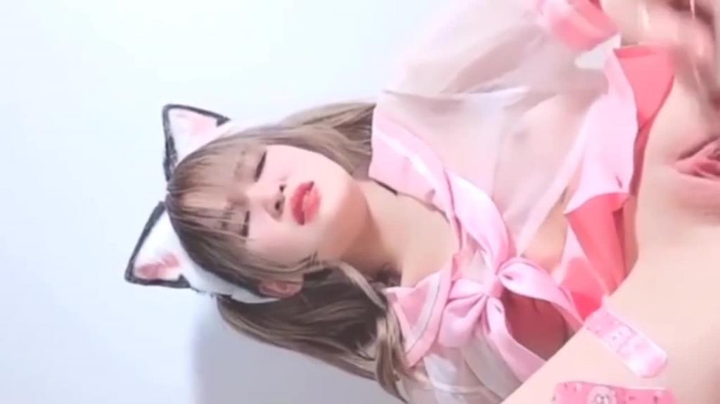 【粉嫩小萝莉】极品福利姬粉嫩小萌妹酥乳嫩穴激情自慰高潮喷水 预览截图 8