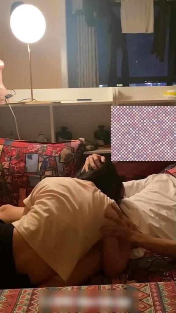 91小马哥调教大二学妹挑战在楼道上打炮 惊险又刺激完美露脸 预览截图 6