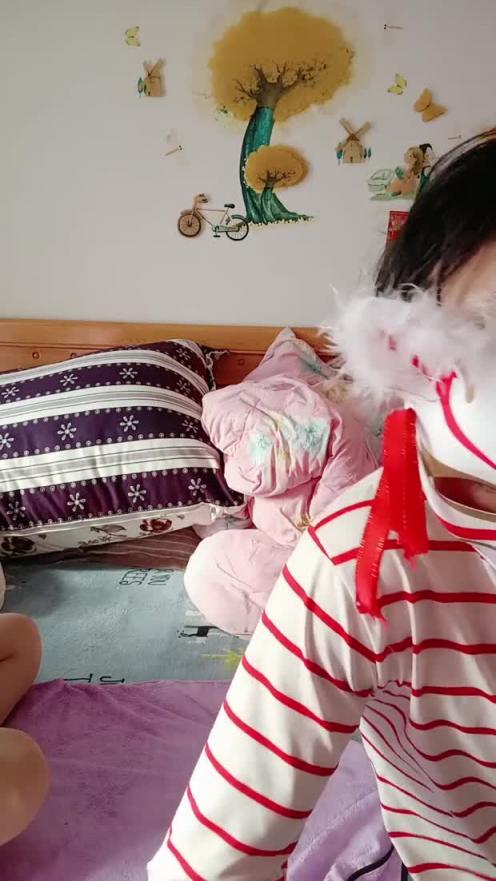 岳母女婿乱伦通奸 丈母娘疼女婿 给女婿深喉吃鸡巴 女婿孝顺给岳母舔逼舔屁眼 内射岳母大骚逼 淫声浪语 预览截图 6