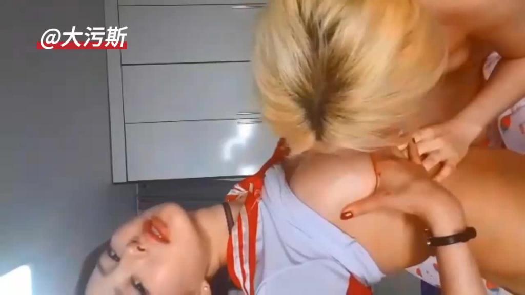 百合细节长腿细腰的性感姐妹 预览截图 3