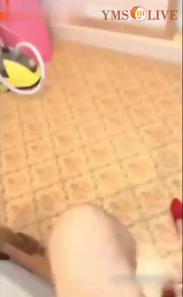 大哥不在家,疯狂勾引漂亮大嫂不可以射到里面,你哥会发现的 预览截图 6