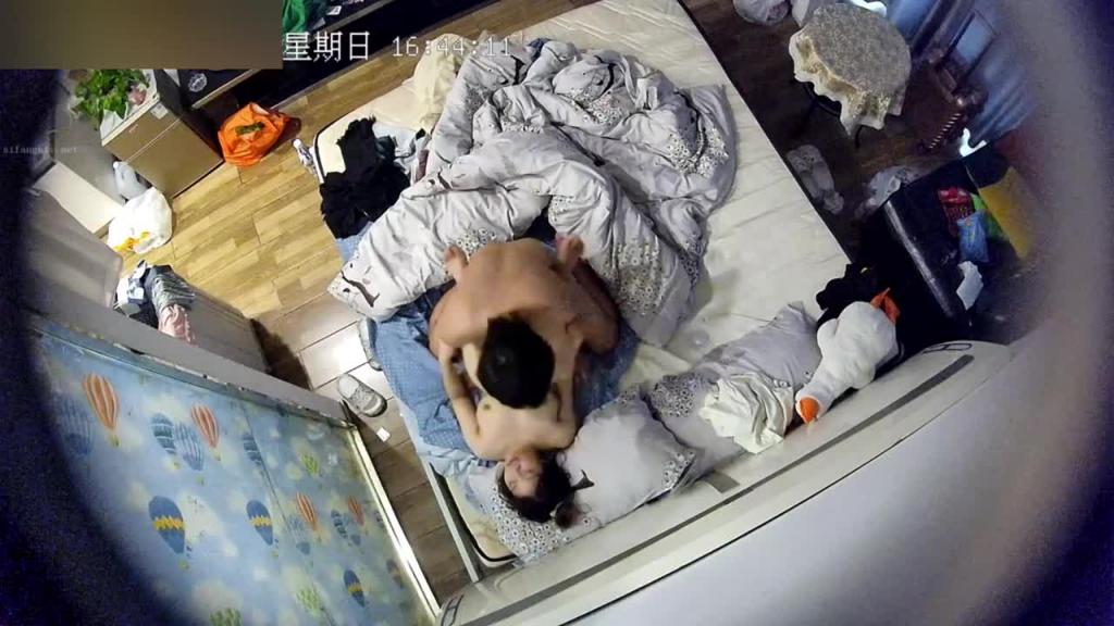 《监控破解》极品传媒大学大奶女神,跟男友啪啪,多姿势多角度 预览截图 7
