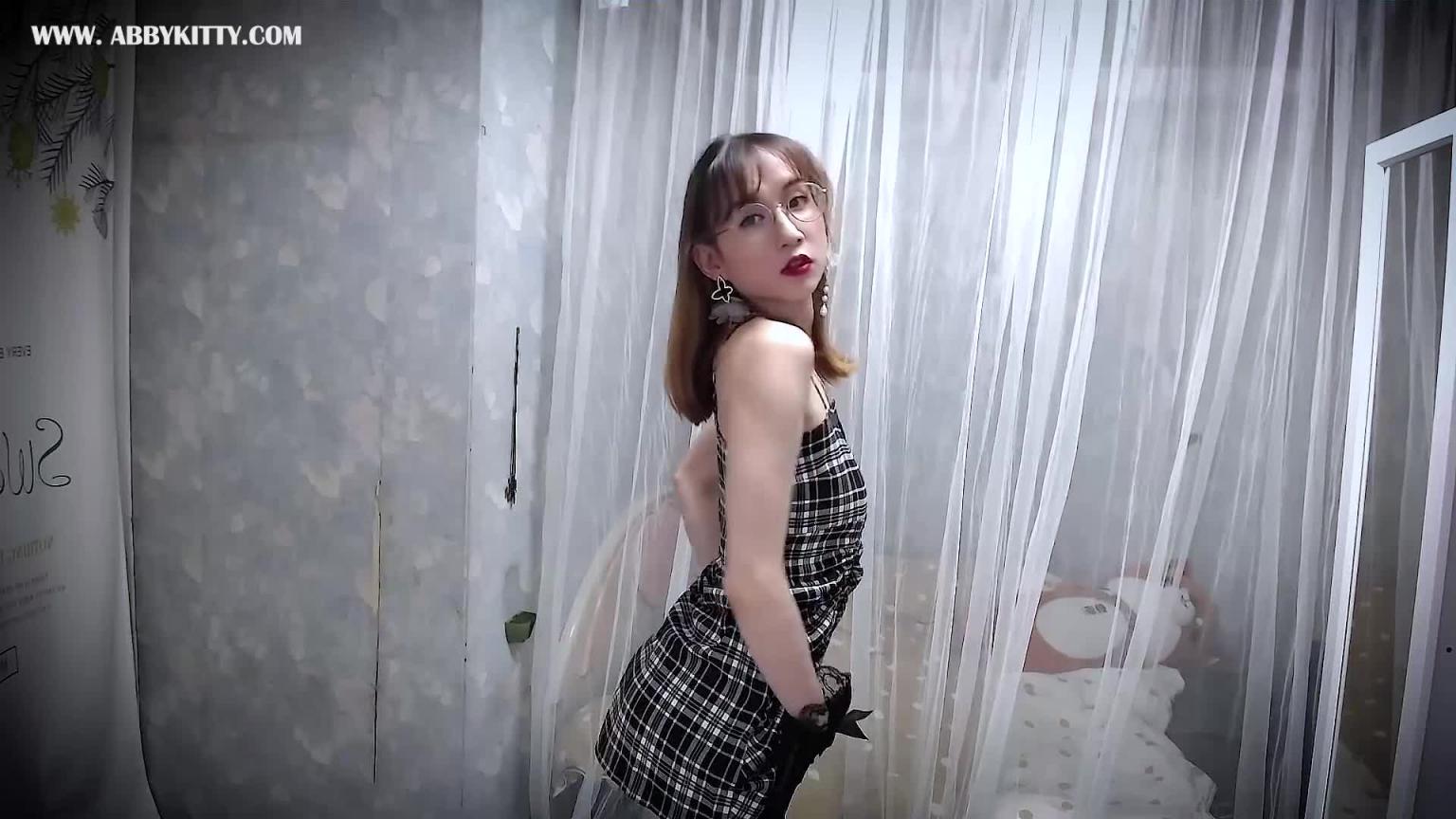 ABH054 甜美的女孩在贞操骑假阳具和玩振动器直到射精-Abby Kitty 预览截图 3