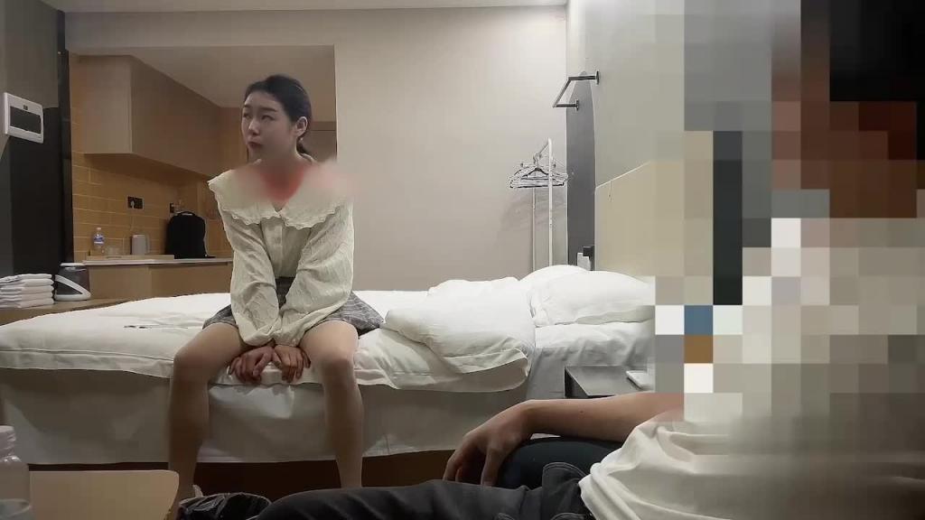 高端高颜值外围，良家小少妇，背着老公出来挣外快，身材苗条，淫荡口活一流 预览截图 1