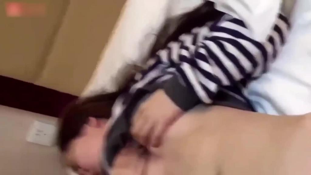 火爆【师生乱伦】必看必看必看...平度一中男寝数学老师操女学生事件...挑逗...舔逼...肛毛逼毛 预览截图 4