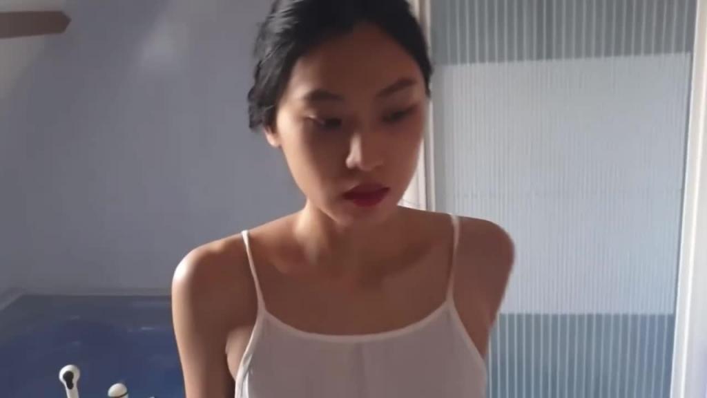 [留学生-刘明]浴缸江里的性高潮纤细的躯体 预览截图 6