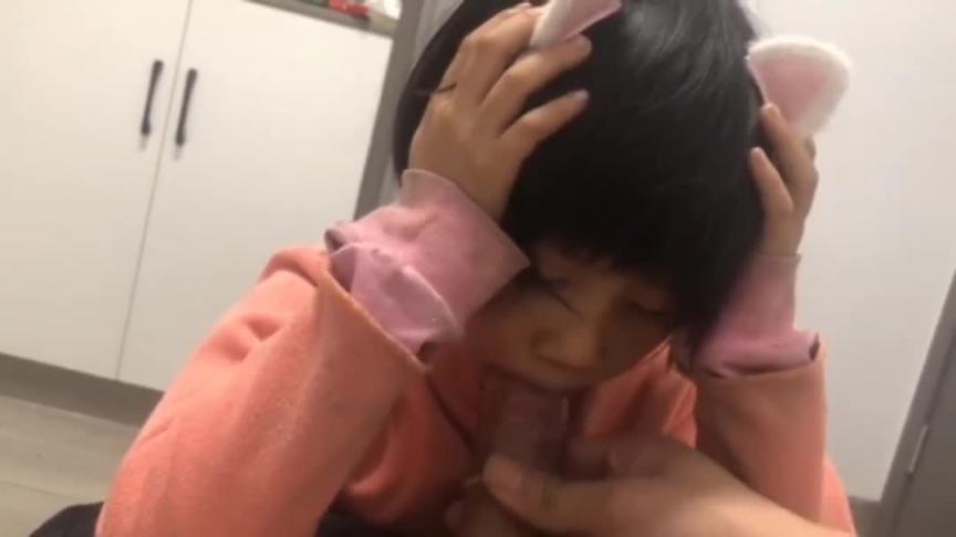 火爆炸裂 爷孙乱伦真牛逼,这么小也下得去手 预览截图 4