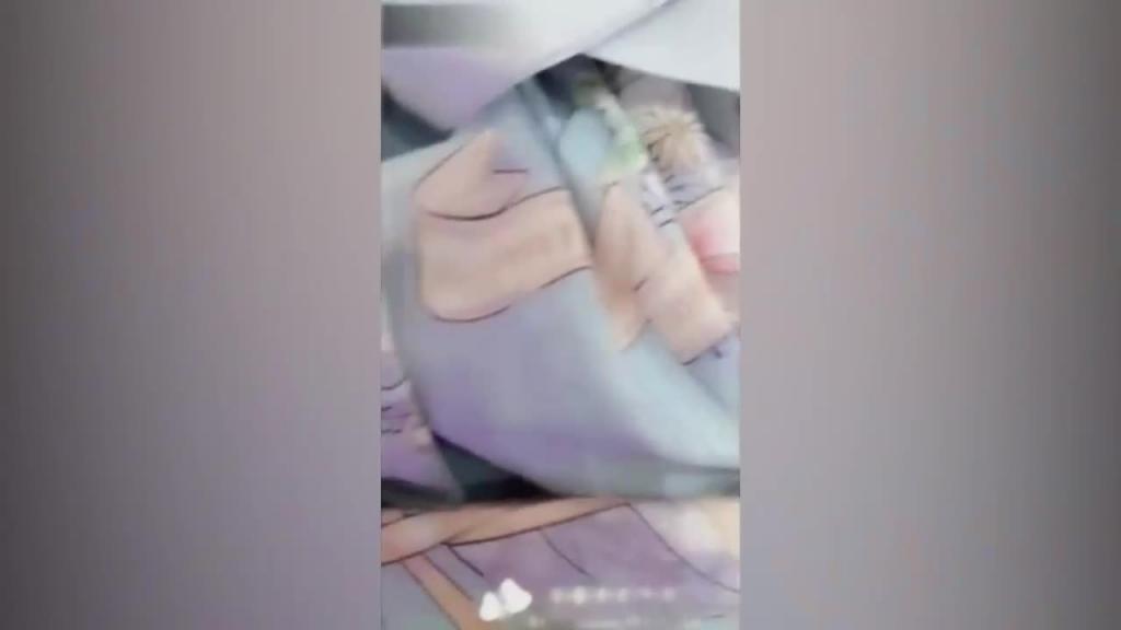 【强上高中萝莉】猥琐小车司机尾随强上小萝莉,“”叔叔放开我,我还小“ 预览截图 2