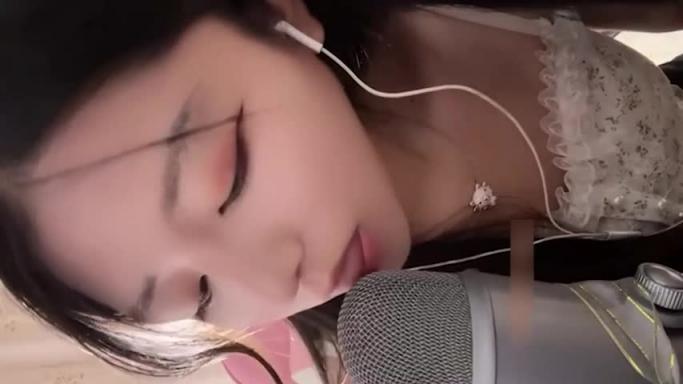 【快手主播】极品美女40万粉丝网红桃子声控助眠大尺度自拍流出 预览截图 5