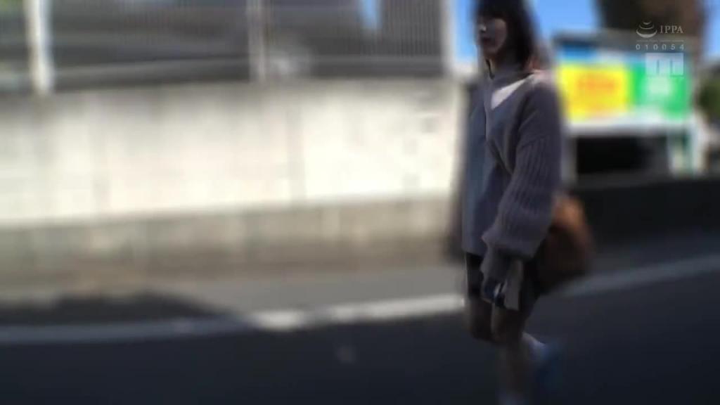 我发现了一个可爱的女孩!现代哈塔奇在城市中的真正 AV 首次亮相 MIFD-484 预览截图 1