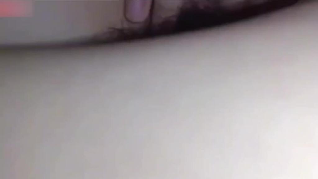 娇嫩侄女寄宿在舅舅家里半夜熟睡被禽兽舅舅侵犯无套内射 预览截图 12