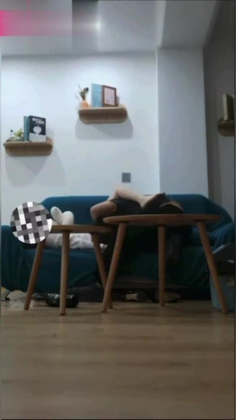 姐弟乱伦·灌醉酒强上新婚姐姐,拼命反抗喊不要,越反抗越兴奋 预览截图 1