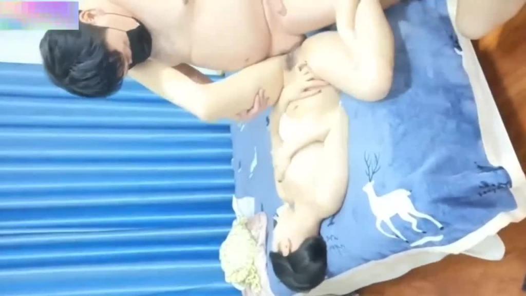 【福利-精选】家庭乱伦大杂烩。刚高中的侄女被舅妈带玩群P 被舅舅的大鸡巴轮奸 预览截图 5