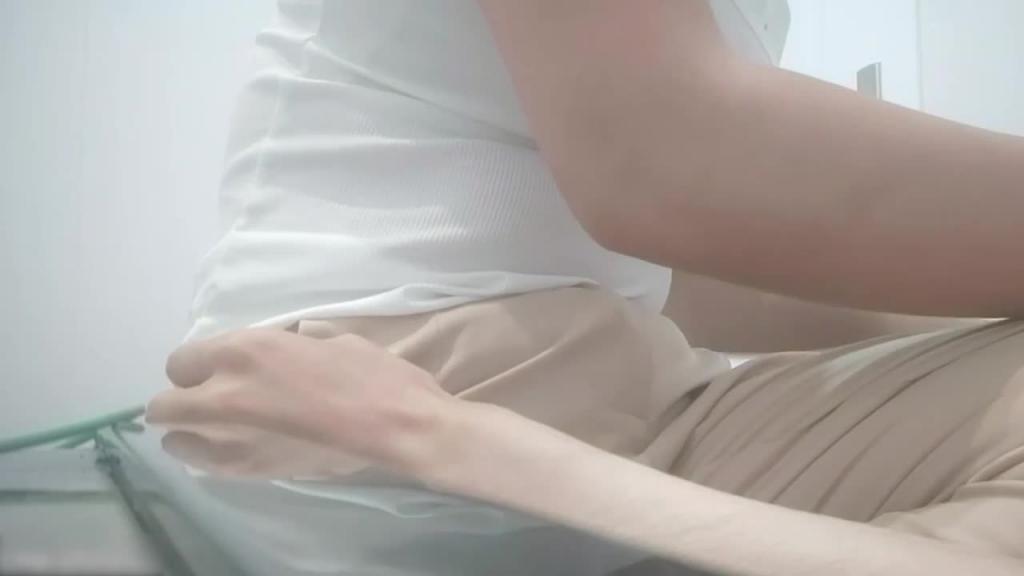 2/3【小辉探花】按摩店忽悠人妻打飞机不过瘾脱掉裤子主动坐上来 预览截图 4