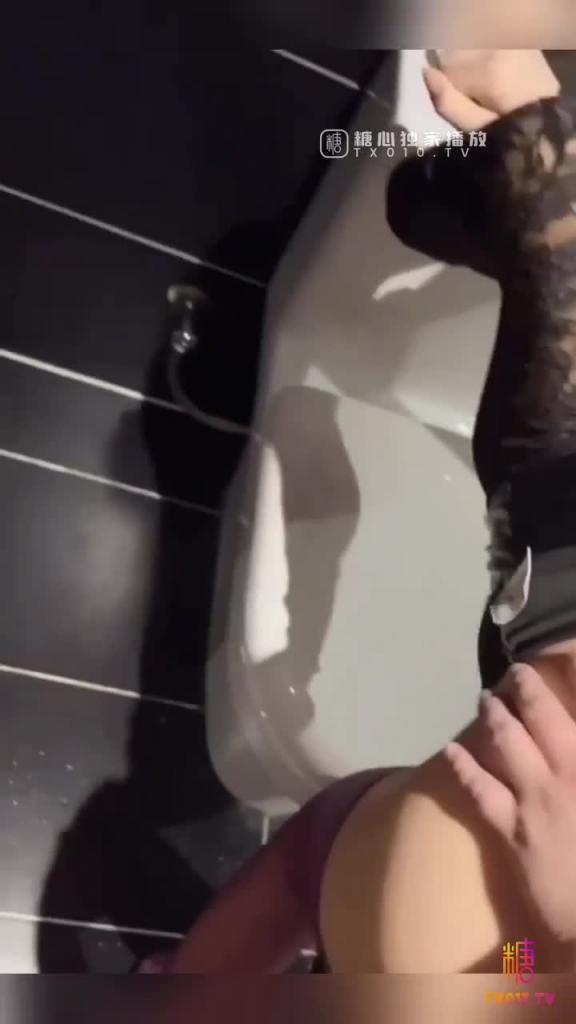 【反差婊】25个妹妹高潮痉挛潮喷大合集听声可射,搀管必看! 预览截图 1