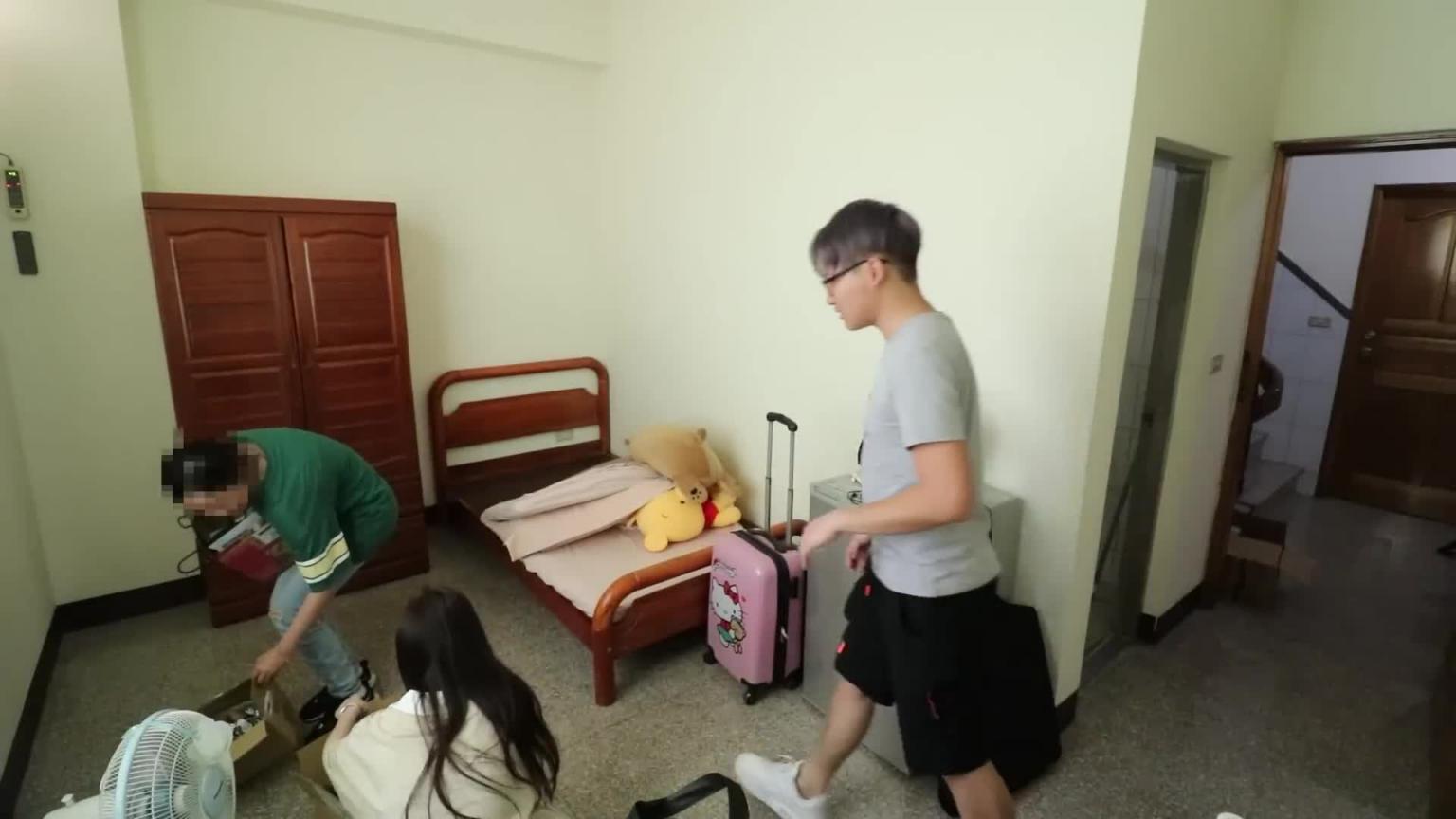 抓到男友出轨铁证 但对象竟是女友的亲妹妹.... 那我退出吧...【秀煜 Show YoU】 预览截图 5