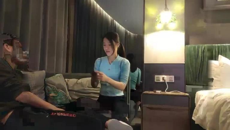 【步宾探花】今晚约了个蓝衣长相甜美妹子啪啪,性感长腿掰穴近距离拍摄口交大力勐操 预览截图 5