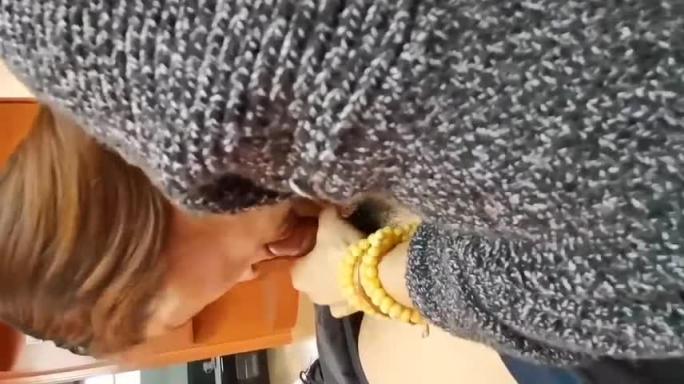 【岳母乱伦】淫操风骚岳母，丈母娘和女婿在婚房里啪啪，让寂寞卵巢重出江湖 预览截图 6
