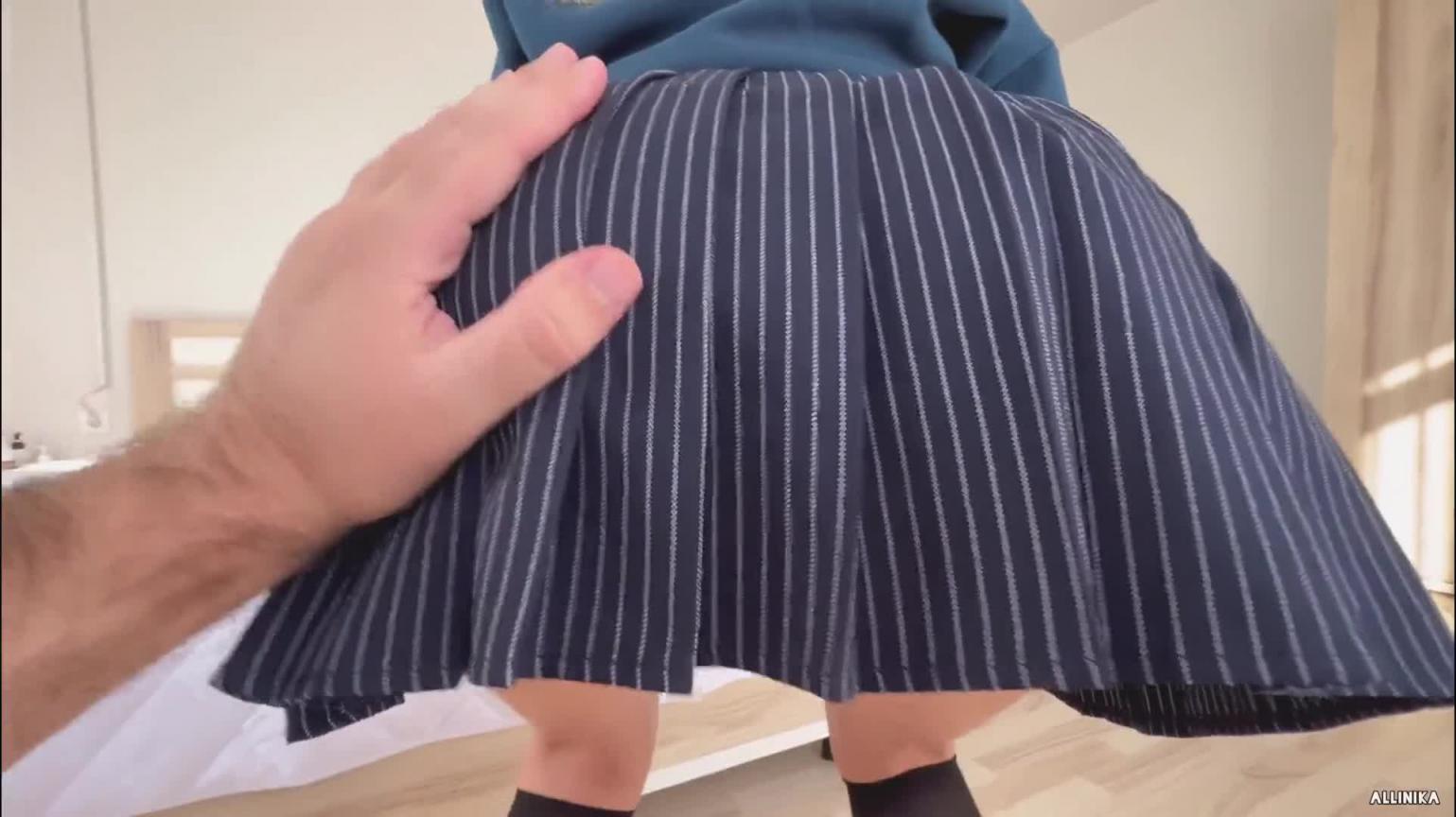 厚颜无耻的女学生发现了我前女友的内裤 预览截图 1