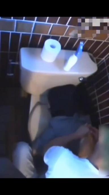 【捡尸精选】盘点喝醉少女被陌生人随意插入的不同状态,有的烂醉如泥,有的半梦半醒,有的性欲爆棚 预览截图 7