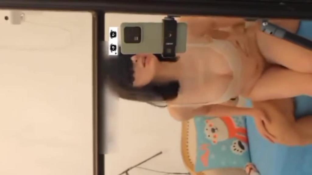 【顶级绿帽刷锅狠人】找单男操极品教师反差婊老婆,勐男内射舔干净老婆鲍鱼 老公再刷锅 预览截图 12