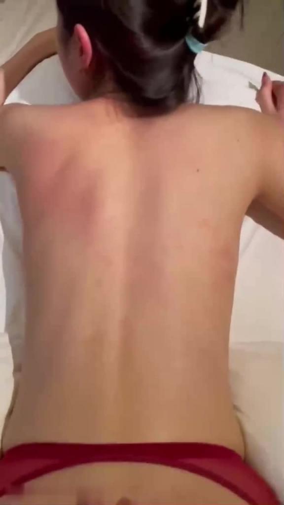 肉便器母狗骚的没边骑在身下疯狂输出,能扇又能干,越粗暴越兴奋! 预览截图 1