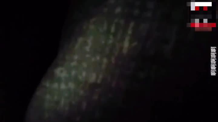 【三亚市父女乱伦事件】妻子常年出差不在家，禽兽父亲想法设法诱惑性侵女儿破处实录 预览截图 11