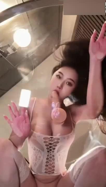 【母狗】这视角也太骚了 你不射算我输 预览截图 1