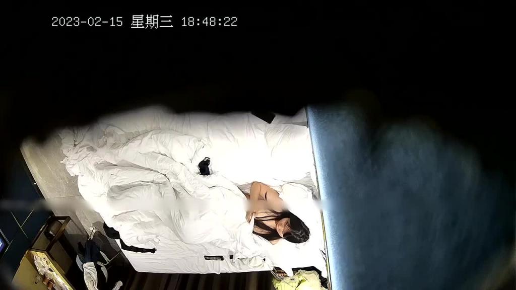 3-钟点房高清偷拍学生情侣下午翘课开房连干几次 预览截图 11