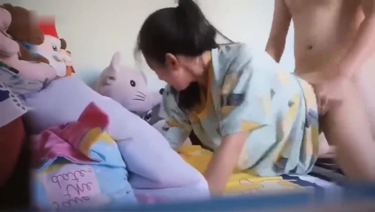 被调教好的女儿放假后成了我的专属泄欲母狗 预览截图 2