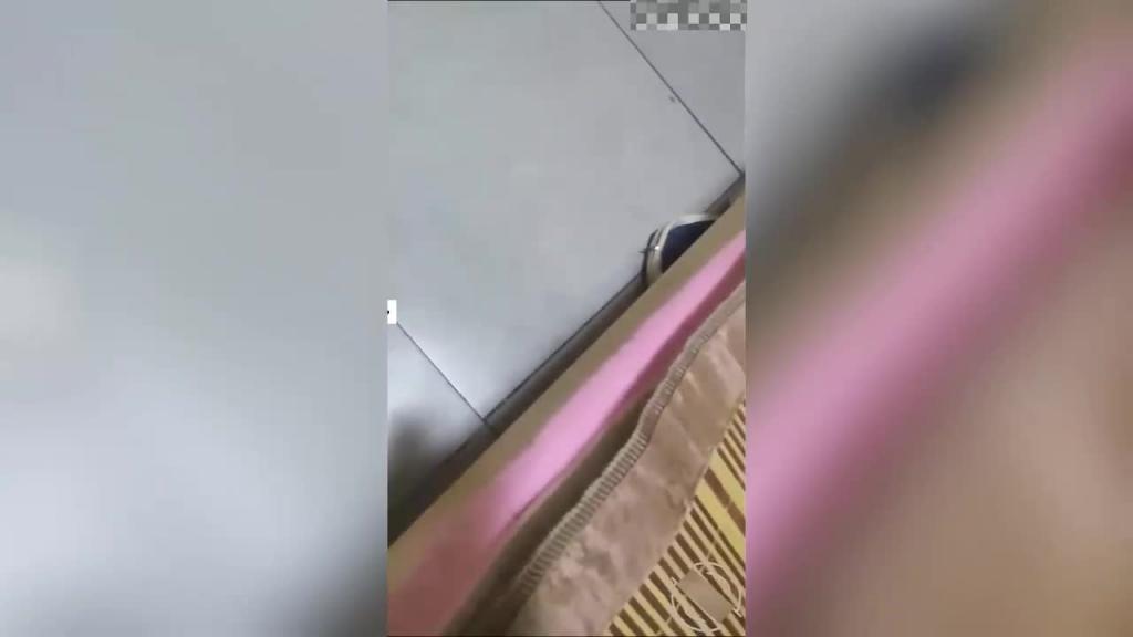 姐夫乱伦强上醉酒小姨子中途醒了,小姨子要报警,给小姨子1万元平事 预览截图 9