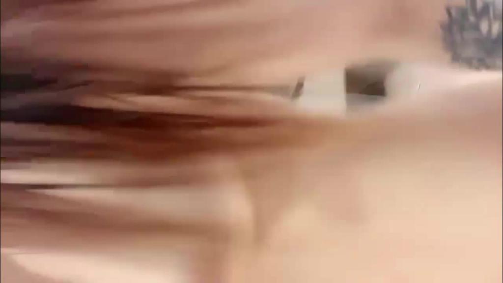清纯羞涩小女友，外表文静甜美，无毛美穴被舔弄，插进来吧后入姿势爆操。 预览截图 8