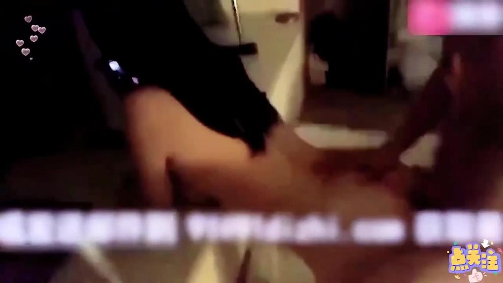 淫乱嫂子被操的正爽时，老公打来电话，谎称与闺蜜逛街 预览截图 6