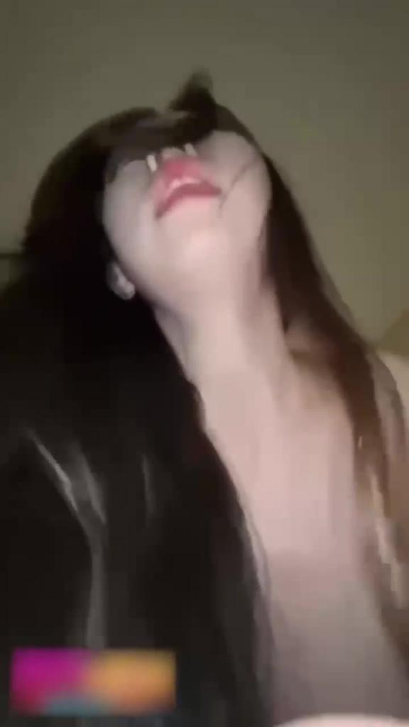 抖音热瓜！千万粉丝网红晚安的日记 知三当三 约炮别人老公被正室曝光 女上位摇的真凶啊！ 预览截图 9