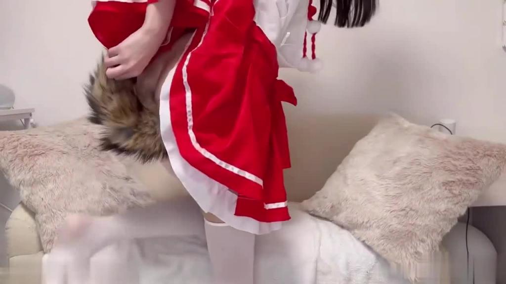 肛塞尾巴狐妖 后庭嫩穴阴蒂三重刺激 预览截图 4